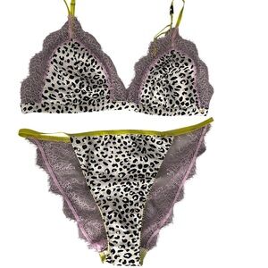 Victoria's Secret Sexy Valentine’s Leopard Print Bra Set with Lilac Lace